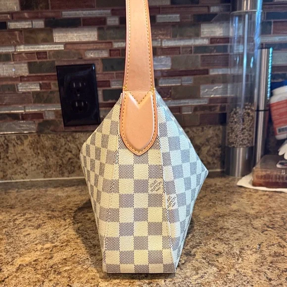 Checkered Shoulder Bag - Picture 5 of 12